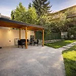 Modern With Private Garden - Walk Everywhere - Parking Avaiaable Sarajevo
