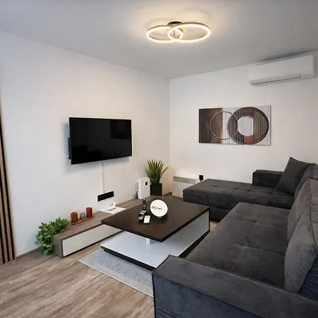Modern With Private Garden - Walk Everywhere - Parking Avaiaable Sarajevo