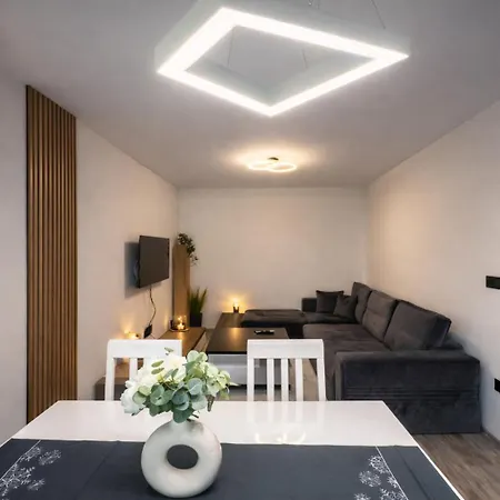 Appartement Modern With Private Garden - Walk Everywhere - Parking Avaiaable